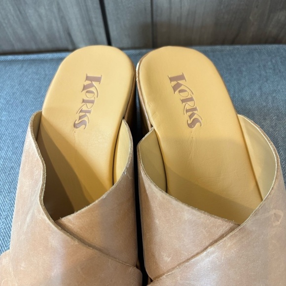 Women's Tan Wedge Sandals - Picture 5 of 12